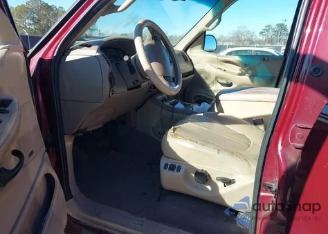 2000 Ford Expedition Eddie Bauer z USA, uszkodzony, nr VIN 1FMRU17L2YLA52057